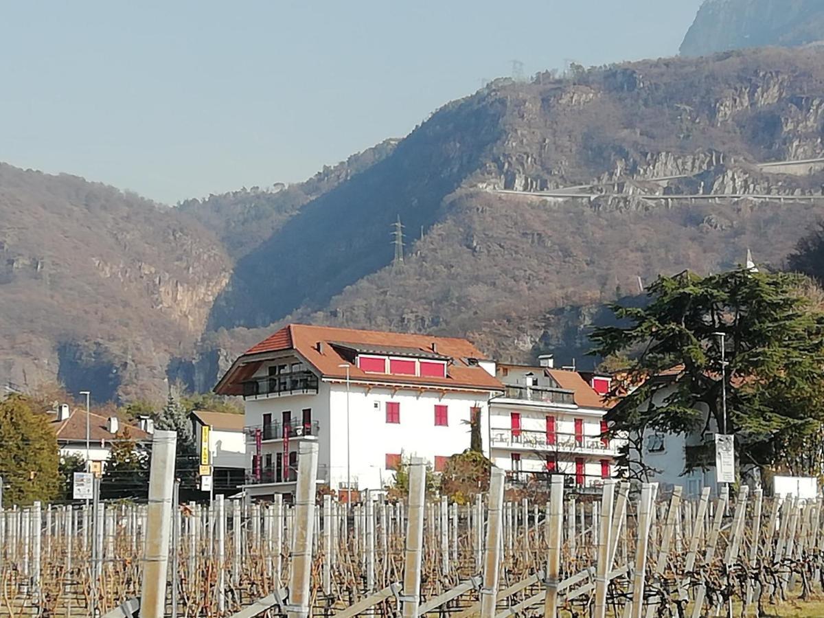 ホテル Gasthaus Pension Flora Ora / Auer エクステリア 写真